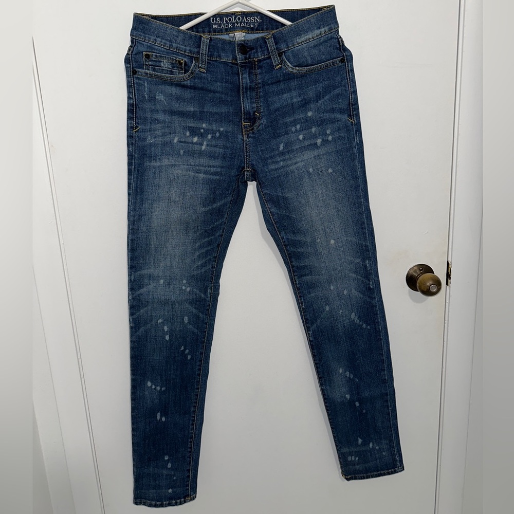 31x32 U.S polo ASSN spotted design jeans. Black mallet line